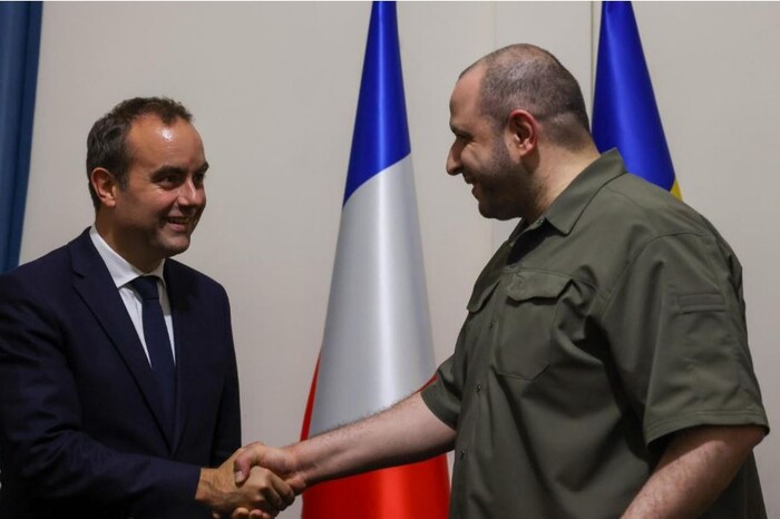 Україна і Франція підписали 20 угод на виробництво зброї: деталі