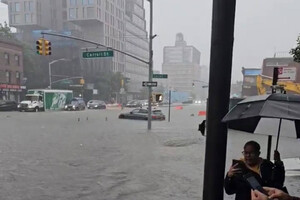 Нью-Йорк потерпає від сильної повені: оголошено надзвичайний стан 