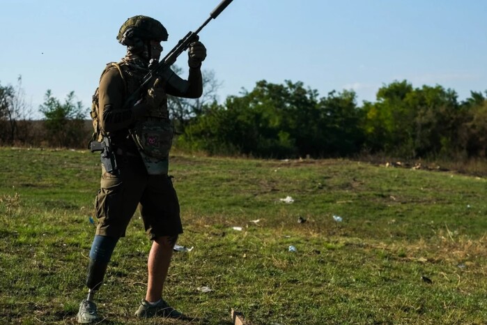 Український військовий, який втратив ногу, знову повернувся на фронт