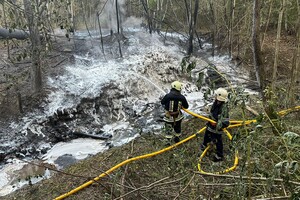 Рятувальники вже загасили пожежу, яка сталася через прорив 