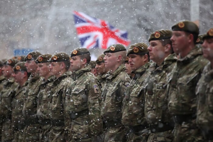 Велика Британія вперше направить своїх військових до України