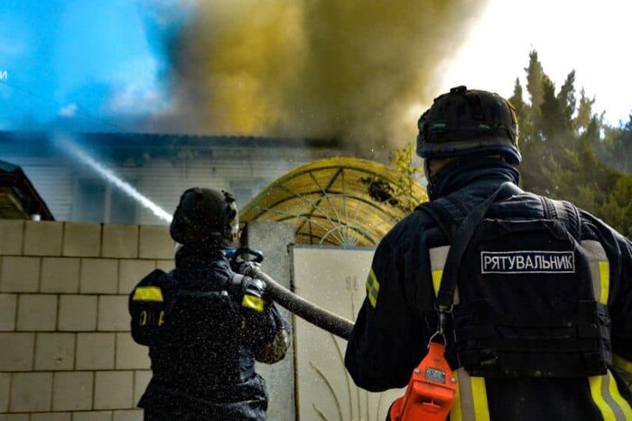 Пожежі через атаки РФ по Херсонщині, обстріл дронами Дніпропетровщини: ситуація в регіонах