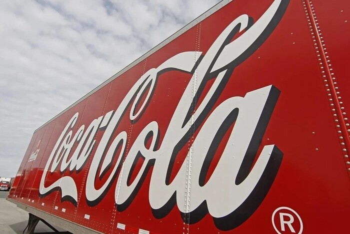 Як Coca-Cola заробляє під псевдонімом: подробиці