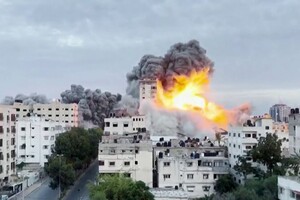 Війна в Ізраїлі та вибухи в окупованому Криму: головне за ніч