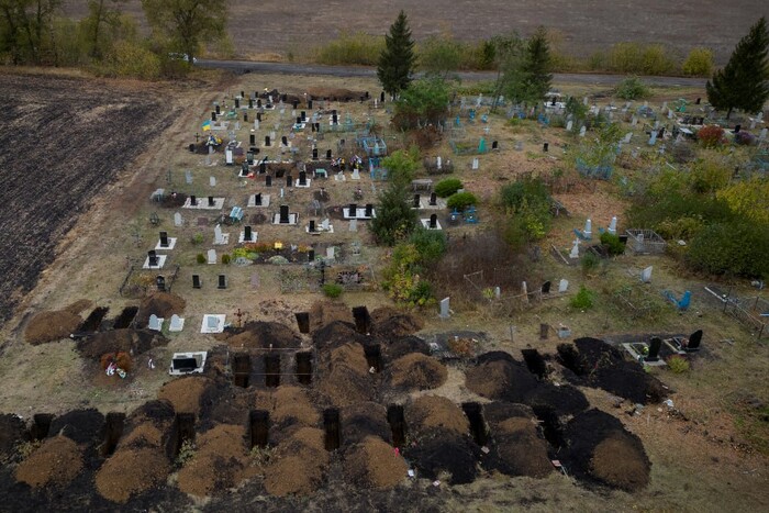 Цвинтар у Грозі, де загинули 52 людей: з’явилися моторошні фото