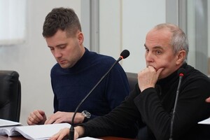 Прийшов у наручниках: суд розглядає апеляцію на арешт Шуфрича (відео)