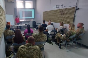 Тактична бойова допомога пораненим для всіх військовослужбовців (ASMi)