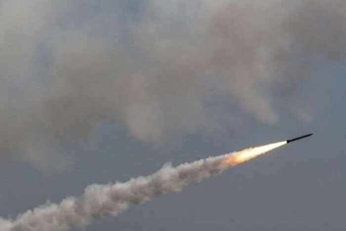 Ракетный удар по Днепру: власти сообщили о попадании
