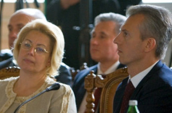 Українська політика як декорації до серіалу «Династія»