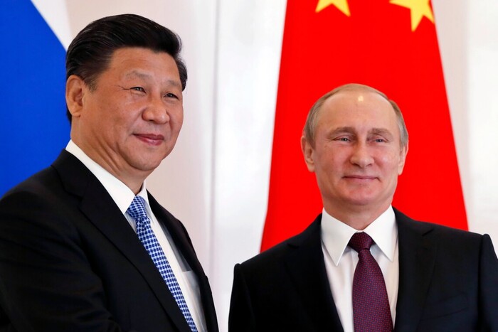 США розкритикували Китай за надання Путіну платформи для просування війни