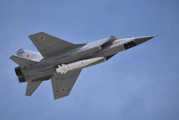 Росія перекинула до Севастополя МіГ-31: Повітряні сили оцінили загрозу