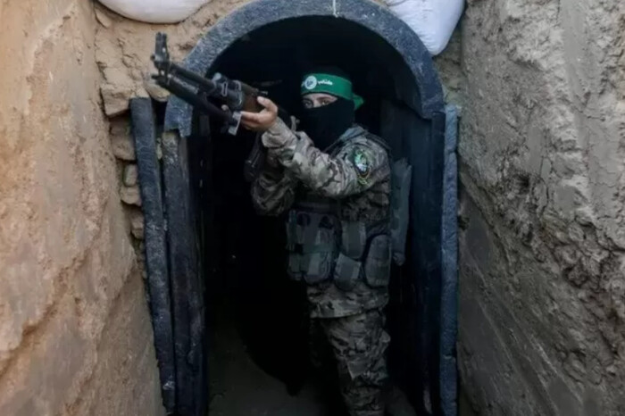 Ізраїль завдав ударів по підземних тунелях у Секторі Гази та ліквідував розробника зброї