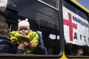 У восьми населених пунктах Донеччини оголошено примусову евакуацію дітей