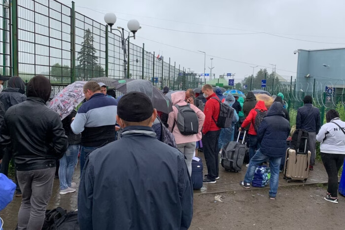 Україна закрила сім з восьми піших переходів на кордоні з Польщею