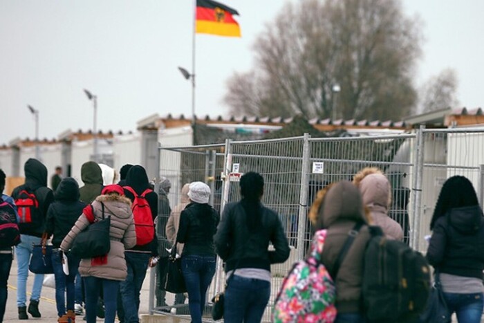 Німеччина змінює правила депортації біженців