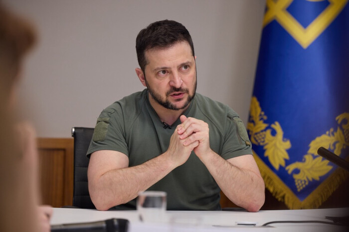 Зеленский провел заседание военного кабинета в специальном формате