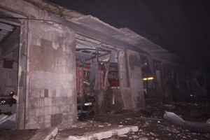 Оккупанты ударили ракетой по пожарной части в Изюме (фото)