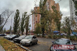 У столиці вже є перші жертви буревію