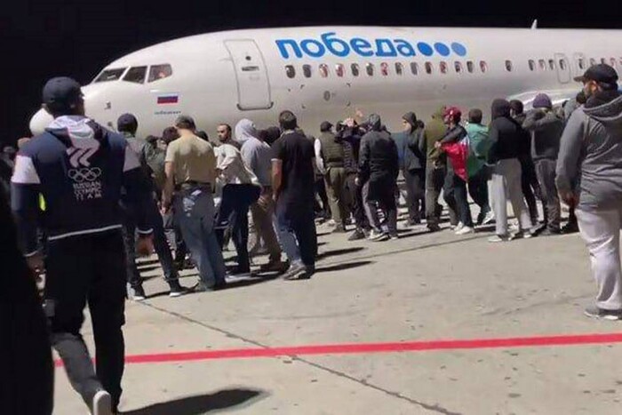 Антисемітські протести у Дагестані: натовп узяв штурмом аеропорт 