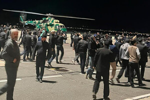 «Виновны бандеровцы». Глава Дагестана придумал, кто организовал протесты в аэропорту Махачкалы
