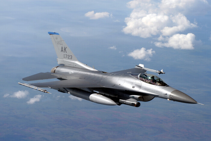 Літаки F-16 для української армії прибудуть до Румунії через два тижні