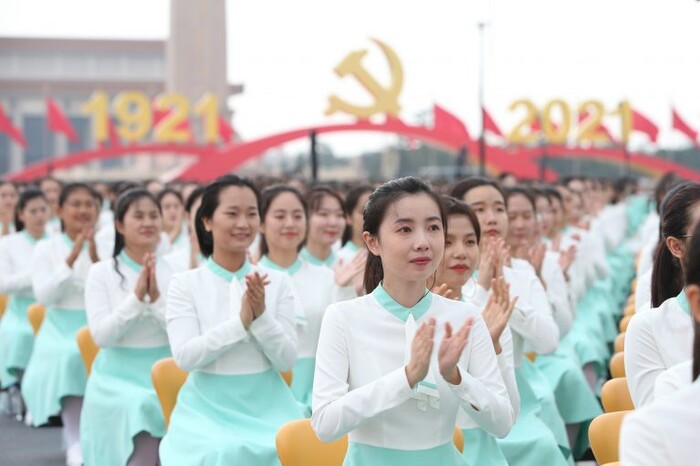 Китай закликав жінок повертатися «на кухню», щоб побороти демографічну кризу