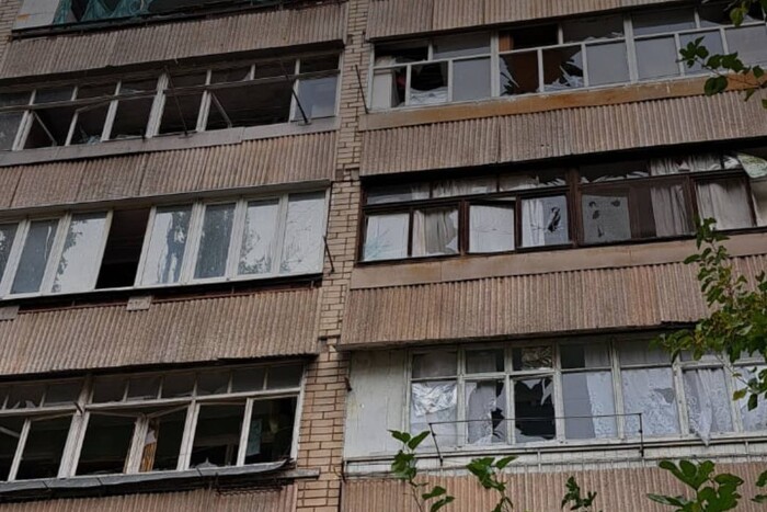 Росіяни вдарили по житловому будинку в Херсоні