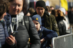 Переважна більшість українців проти переговорів з Росією, але відсоток готових до їх проведення зріс 