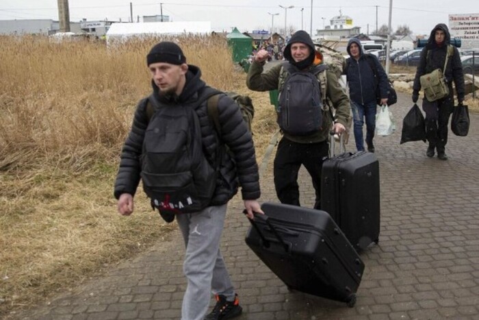 Серед українських біженців у Нідерландах побільшало чоловіків 