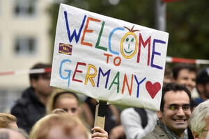 Компенсации для беженцев в Германии: Шольц принял новое решение