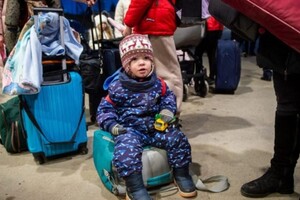 Яку медичну допомогу можуть отримати діти біженців у Молдові: роз'яснення
