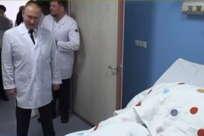 Путін потрапив у конфуз під час спілкування із дитиною в окноцентрі (відео)