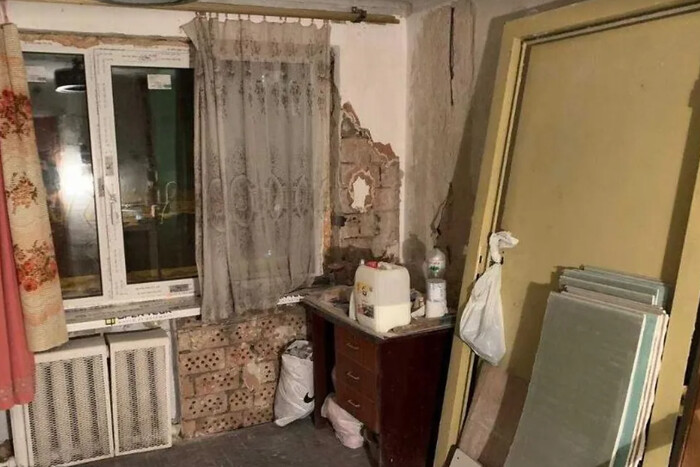 Який вигляд має найдоступніша квартира у Києві: без стін та підлоги, зате з новими вікнами (фото)
