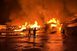 У Вінниці масштабна пожежа: горять складські приміщення