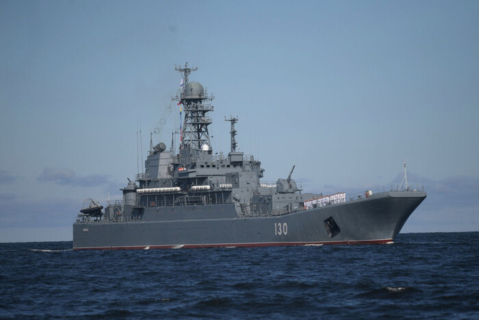 Россия вывела в Черное море четыре корабля