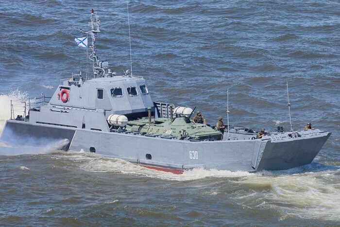 Офіційно: у Криму уражено малі десантні кораблі з екіпажем (відео)