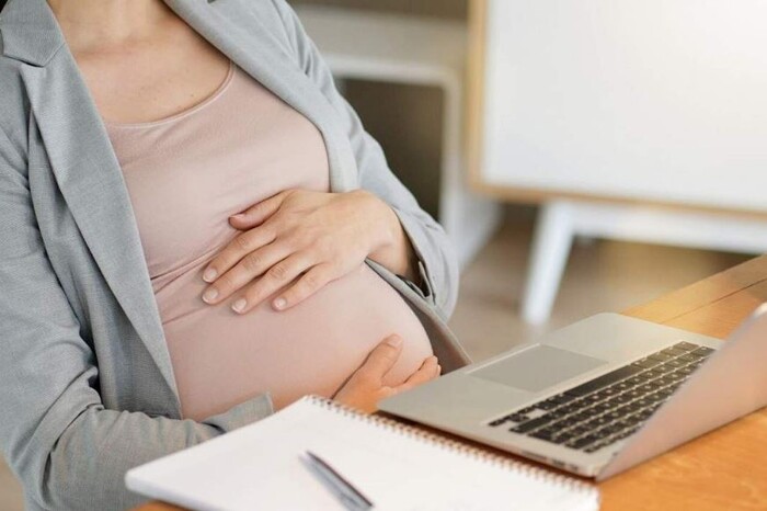 В Україні змінилися правила отримання декретних відпусток: що варто знати вагітним