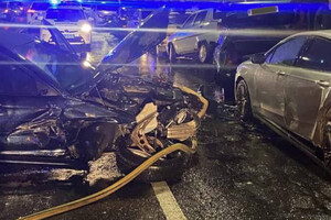 У Києві водій BMW протаранив пʼять автомобілів, сталася бійка