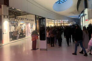 Очередь в Н&М в ТРЦ Resbulika