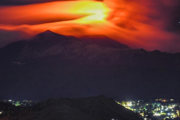 В Італії сталося потужне виверження вулкана (фото)