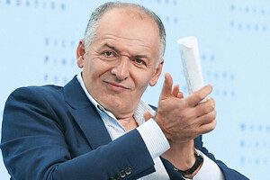 Назван олигарх, который в 2023 году больше всего заработал на «Едином марафоне»