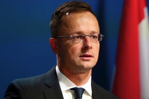 Міністр закордонних справ Угорщини Петер Сіярто заявив, що блокування протримається доти, доки Угорщина не отримає від України гарантій