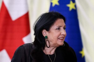 Президентка Грузії вимагає посилення контролю за російськими втікачами