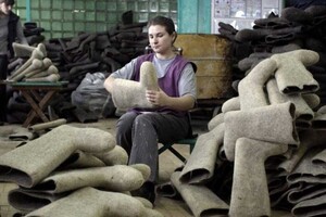 Підприємства перейшли на виробництво валянок для росіян 