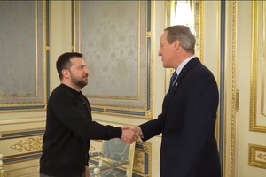 Новопризначений глава МЗС Британії Кемерон прибув до Києва (відео)
