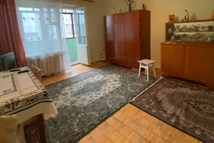 «Совок-стайл» за 6,5 тис. грн: у Львові здають квартиру, в якій зупинився час (фото)