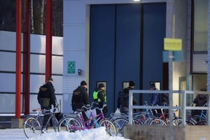 Мігранти із Росії на велосипедах штурмують північний кордон Фінляндії