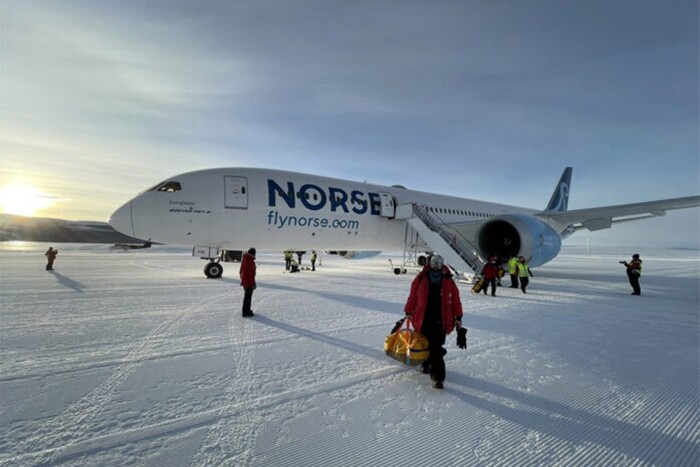 В Антарктиді вперше приземлився Boeing 787
