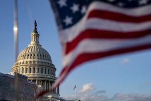 По мнению американских журналистов, Вашингтону, возможно, придется применить закон об оборонном производстве и начать перевод части гражданской промышленности на военные рельсы