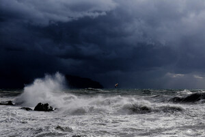В Черном море затонуло судно с ферросплавами из РФ: весь экипаж погиб